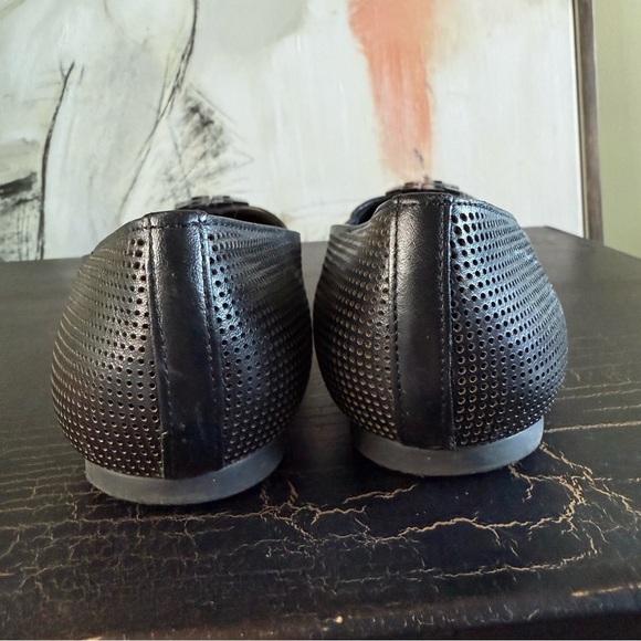 Tory Burch Black Flats with Iconic Medallion - Picture 14 of 14